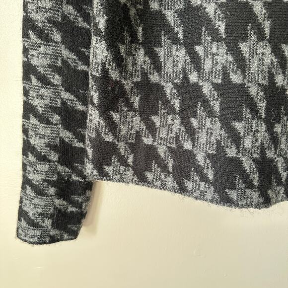 Susan Bristol Houndstooth One Button Wrap Black Gray Cardigan Sweater Womens S - Picture 3 of 9